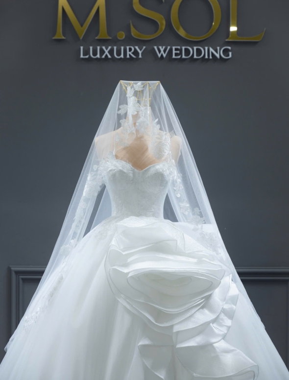 ​​​​VÁY LUXURY L17